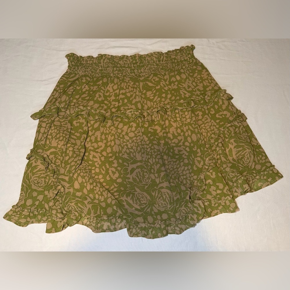 Urban Outfitters Floral Mini Skirt Womens M Green Ruffle Elastic Waist Boho